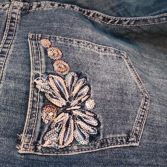 Jeans - Picture 2 of 7